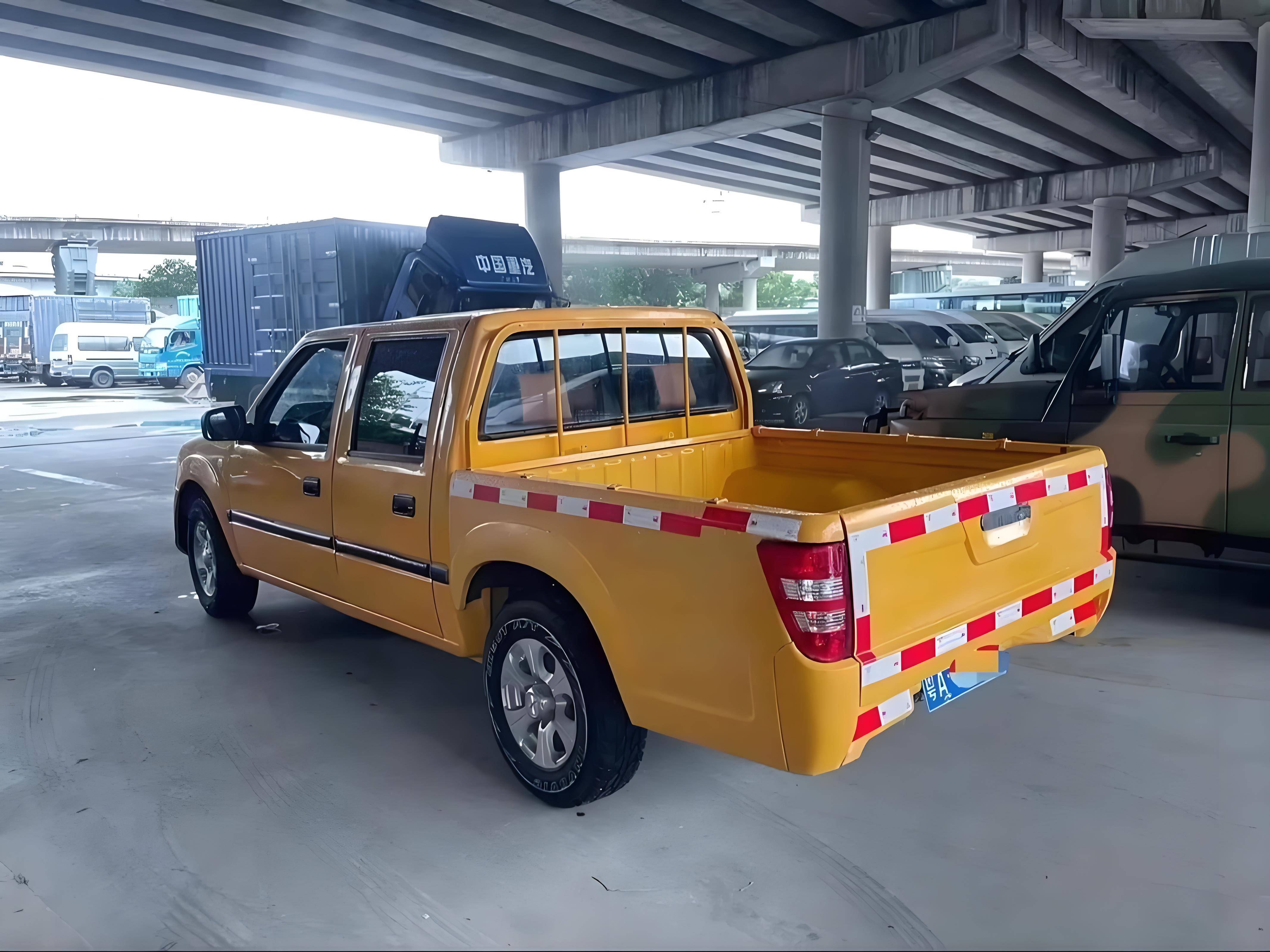 工程摆设租赁优选大黄蜂机电静心预警车与皮卡车租赁效劳高效助力项目施工稳步推动